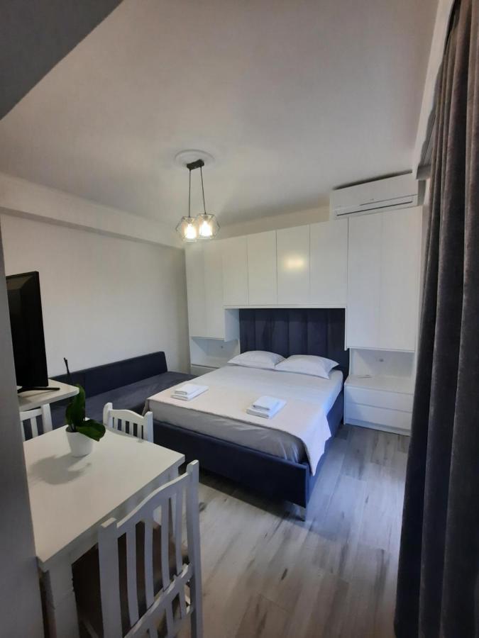 Nora'S Guesthouse Sarandë Exteriör bild