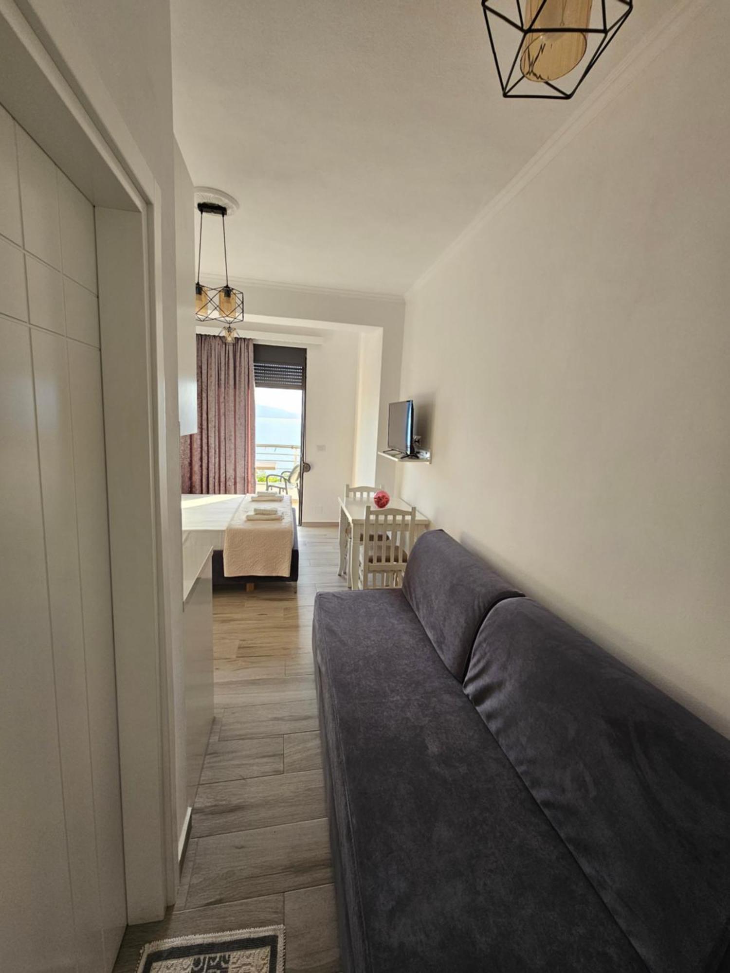 Nora'S Guesthouse Sarandë Exteriör bild
