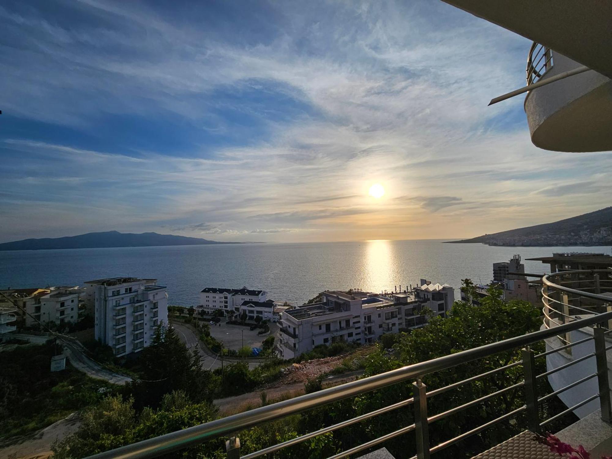 Nora'S Guesthouse Sarandë Exteriör bild