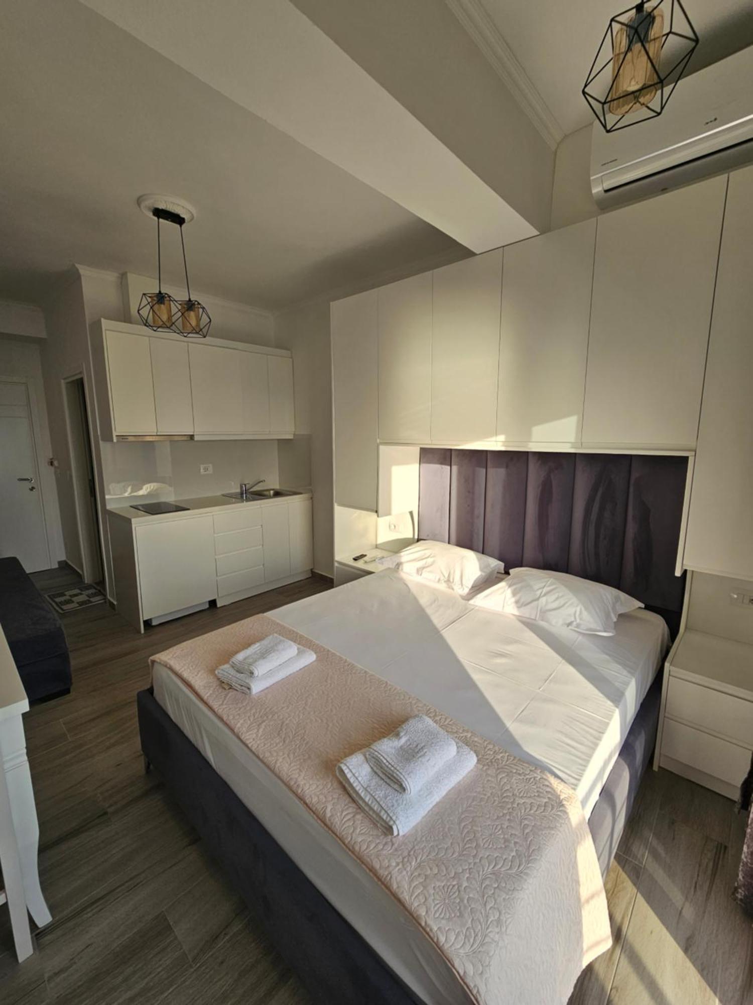 Nora'S Guesthouse Sarandë Exteriör bild