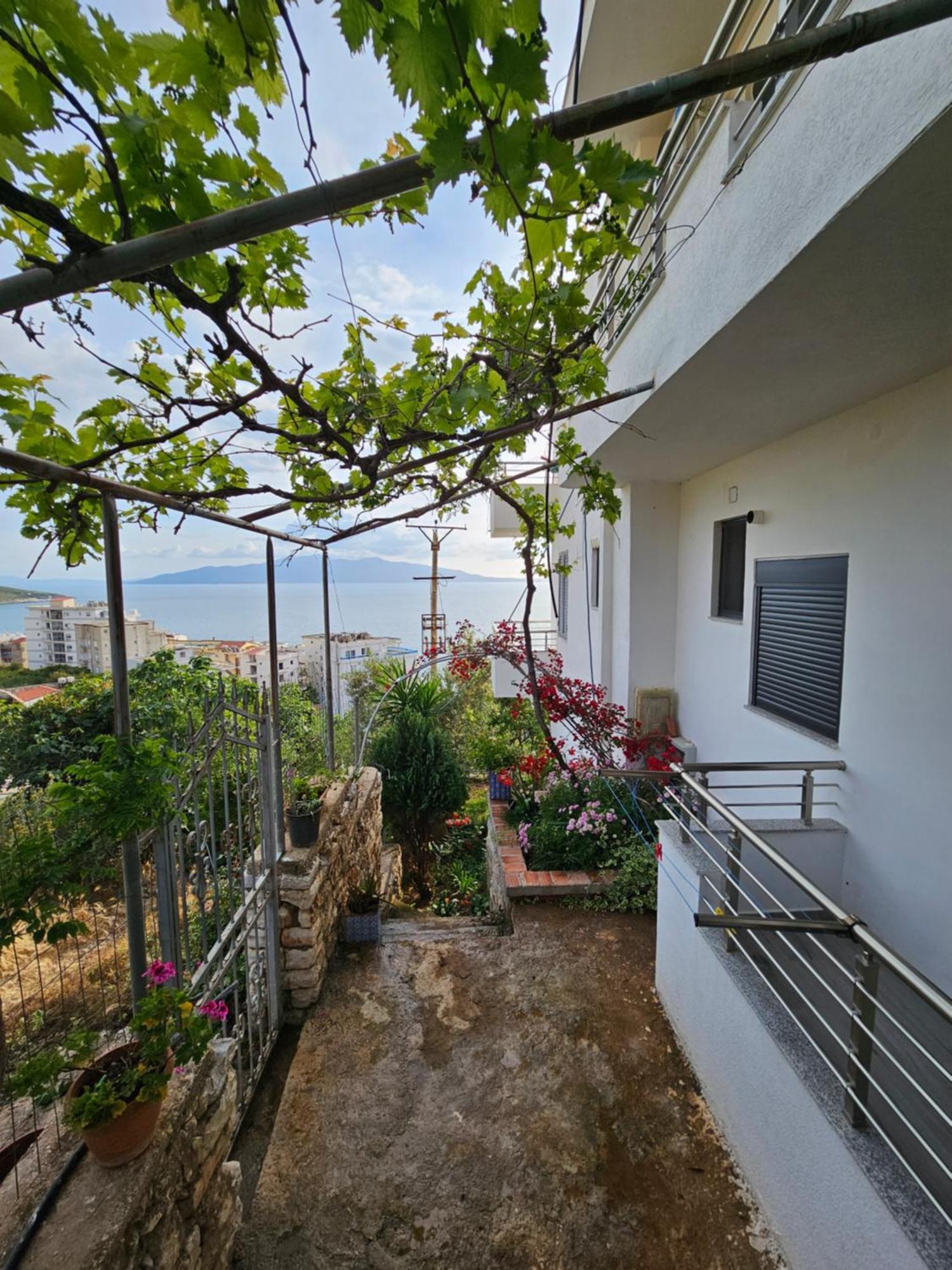Nora'S Guesthouse Sarandë Exteriör bild