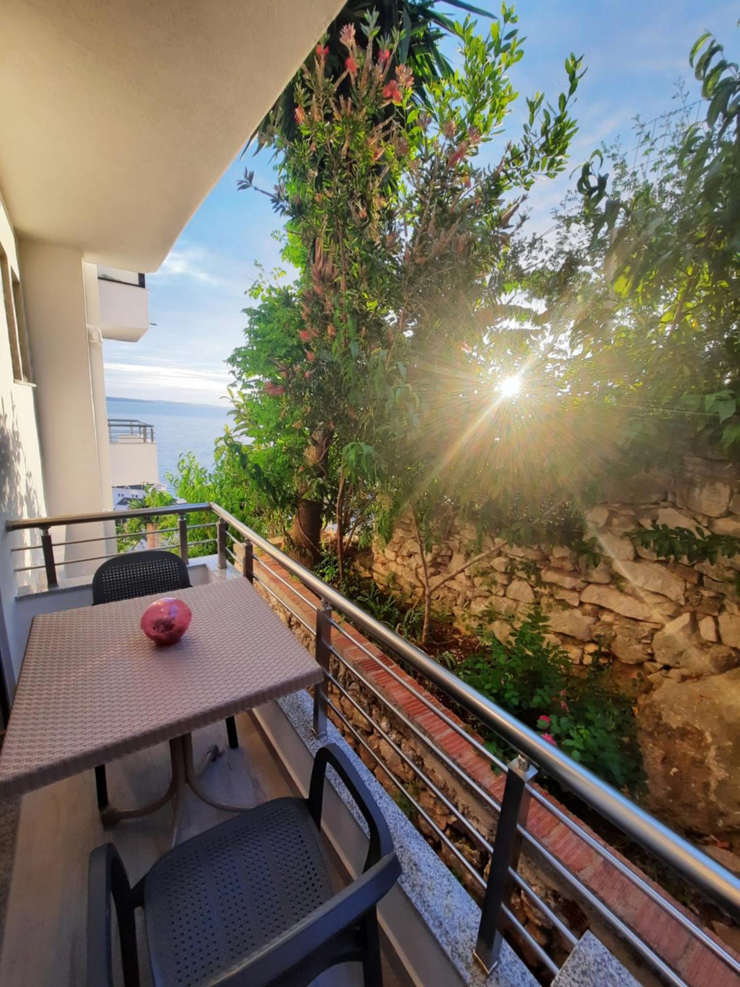Nora'S Guesthouse Sarandë Exteriör bild